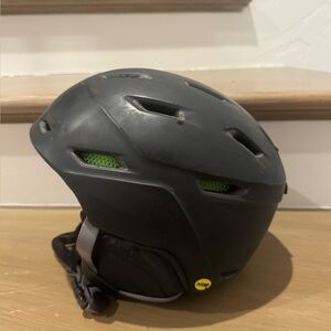 Smith kids ski helmet color black size medium. Great conditions